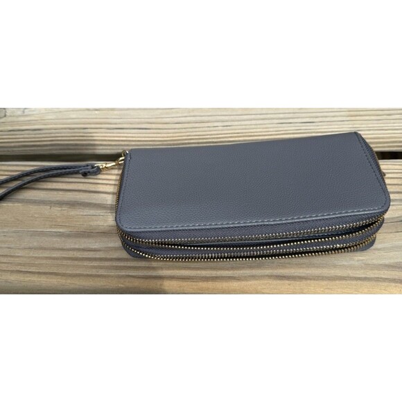 A NEW DAY GREY DOUBLE ZIP AROUND PEBBLE FAUX LEATHER WALLET WRISTLET - Picture 1 of 9
